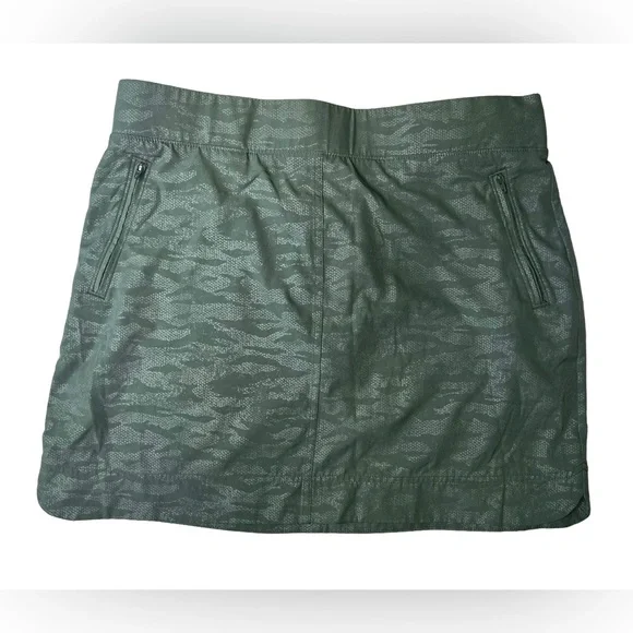 Orvis Size XL Green Camo Embossed Print Active Performance Skort Womens - Picture 2 of 15